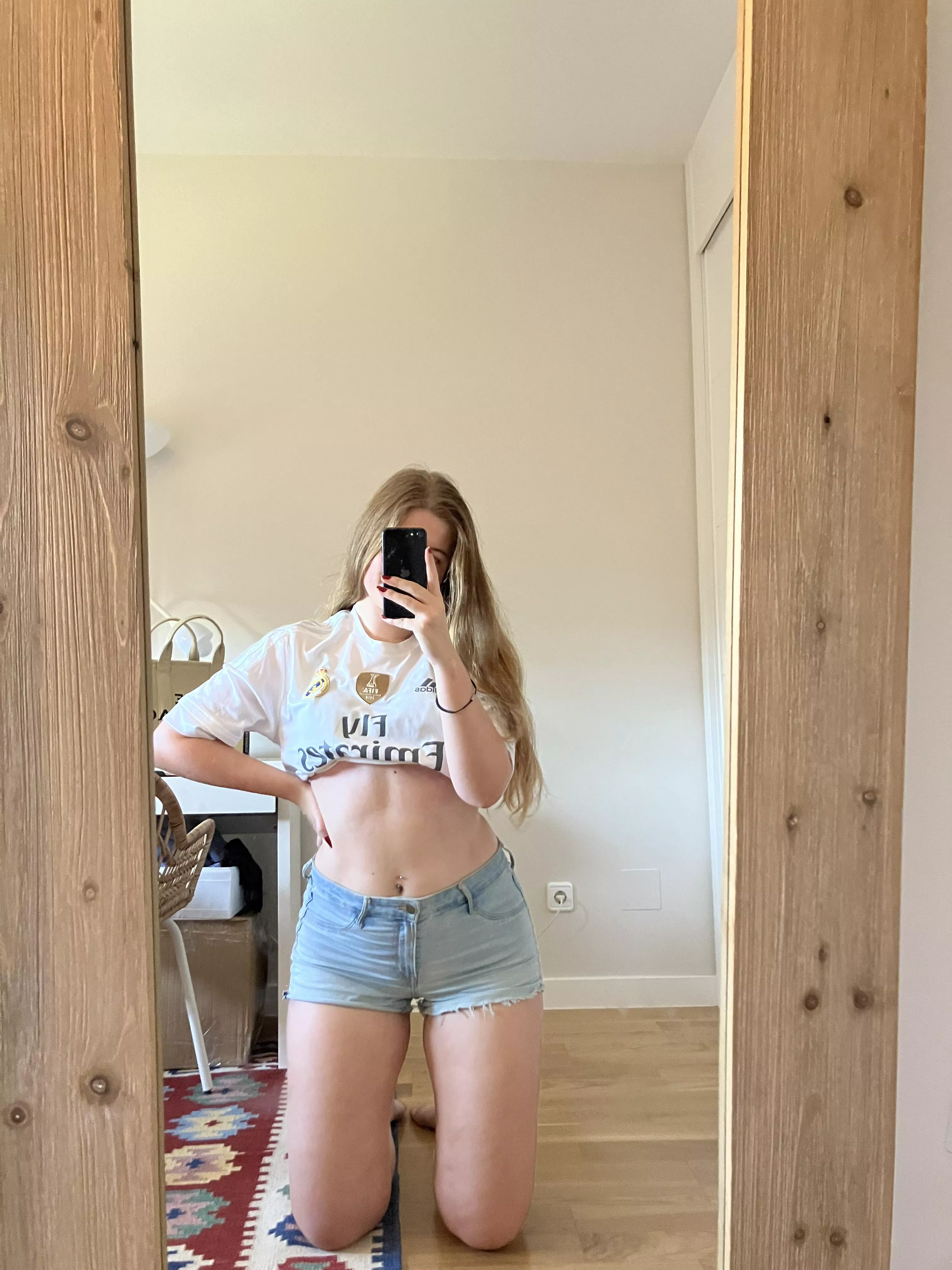 What catches ur attention first?