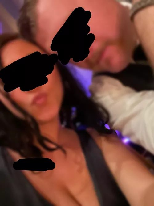 Would love for someone to give my hubs some attention 😍