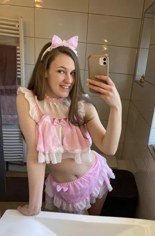 Would make my day if at least one person likes my outfit.