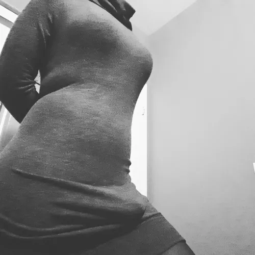 yall doing bulges wrong. tight dresses are where it's at!