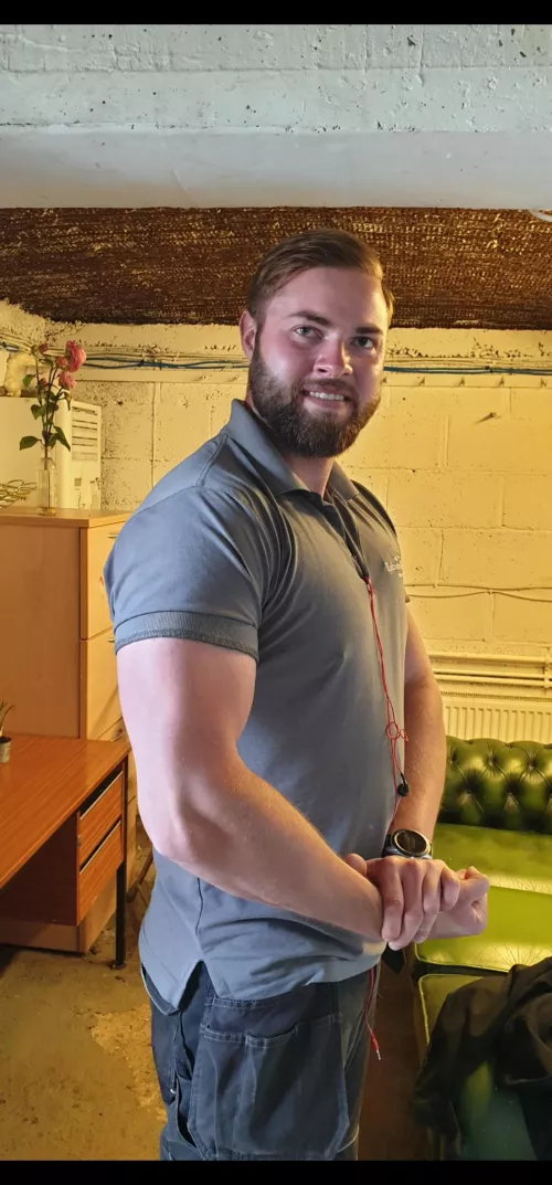 15 upvotes and I'll let everyone see me naked