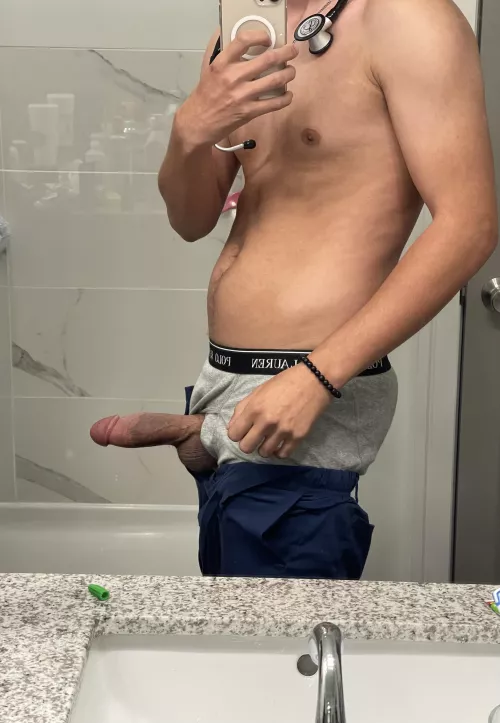 18, 6’ 4” and hung. Snapchat: Tanner_Janko