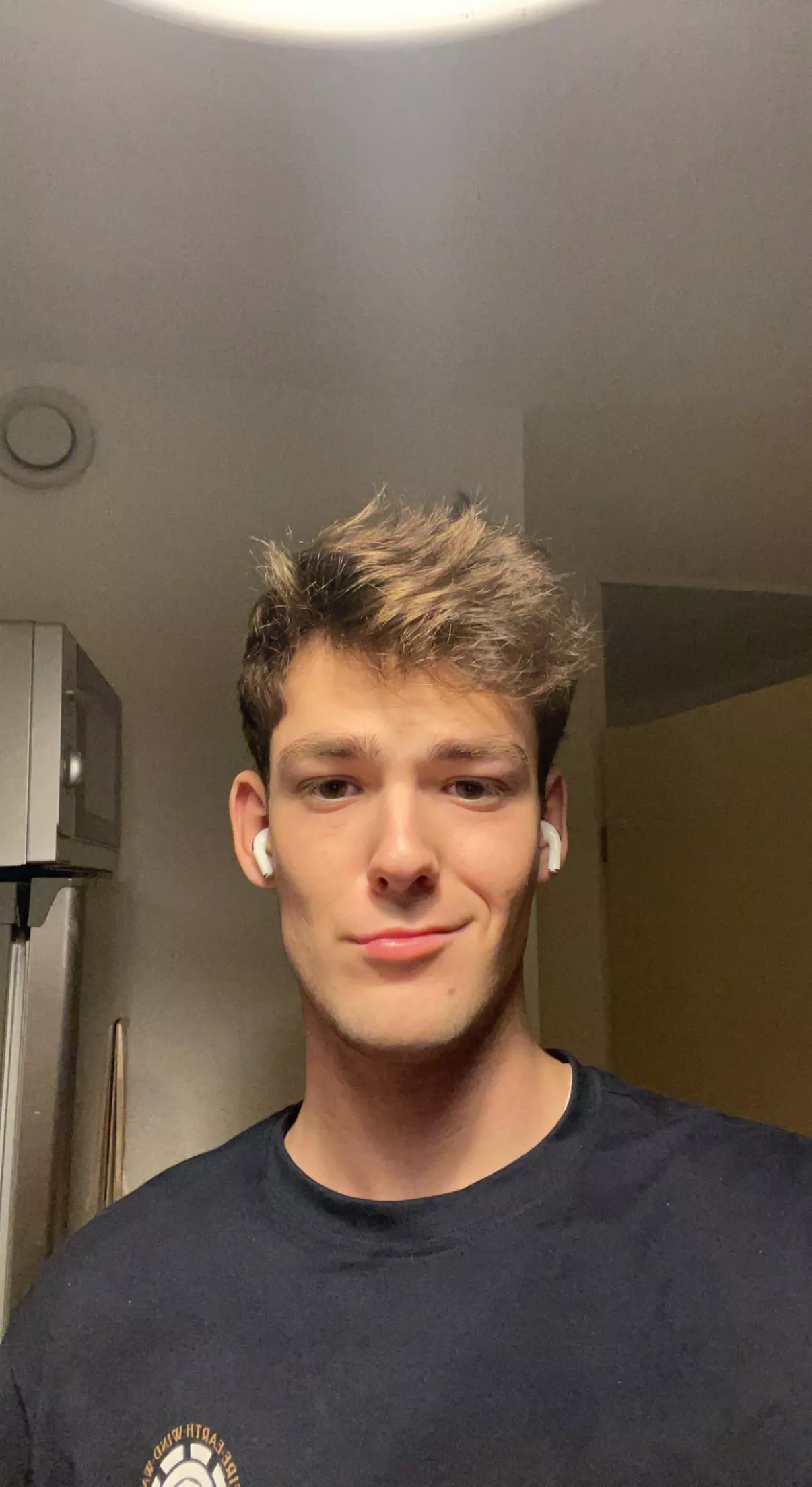 18 Dutch college student for chats anyone face is a must longterm+ @victorheerkens