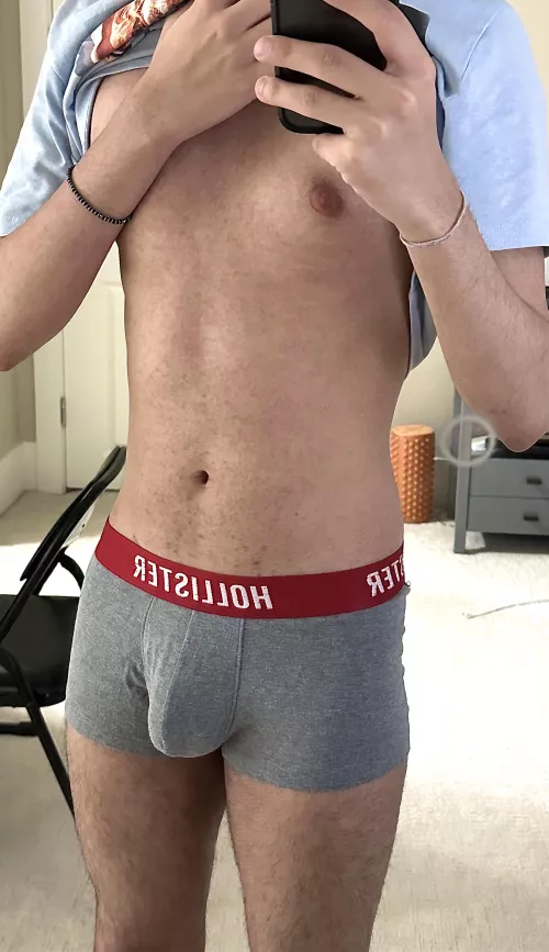 20 slim and verbal twink bttm. Looking for fit/twink tops. Add: yokool2