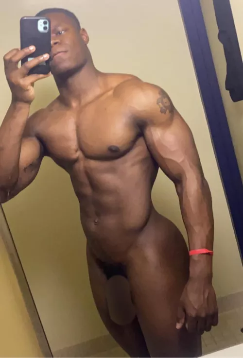 [23] m4m bodybuilder w/bbc 👀🍆