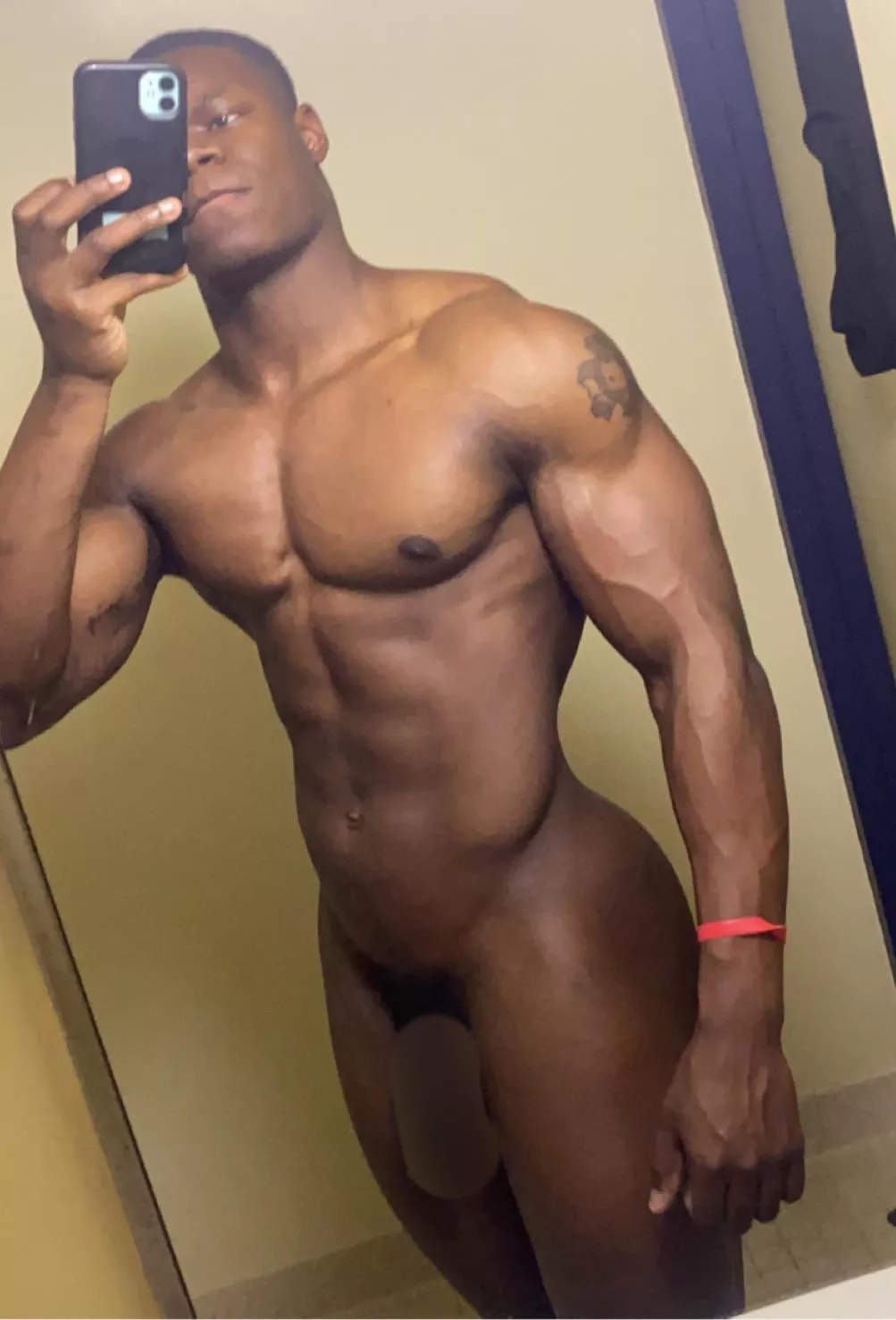[23] m4m bodybuilder w/bbc 👀🍆
