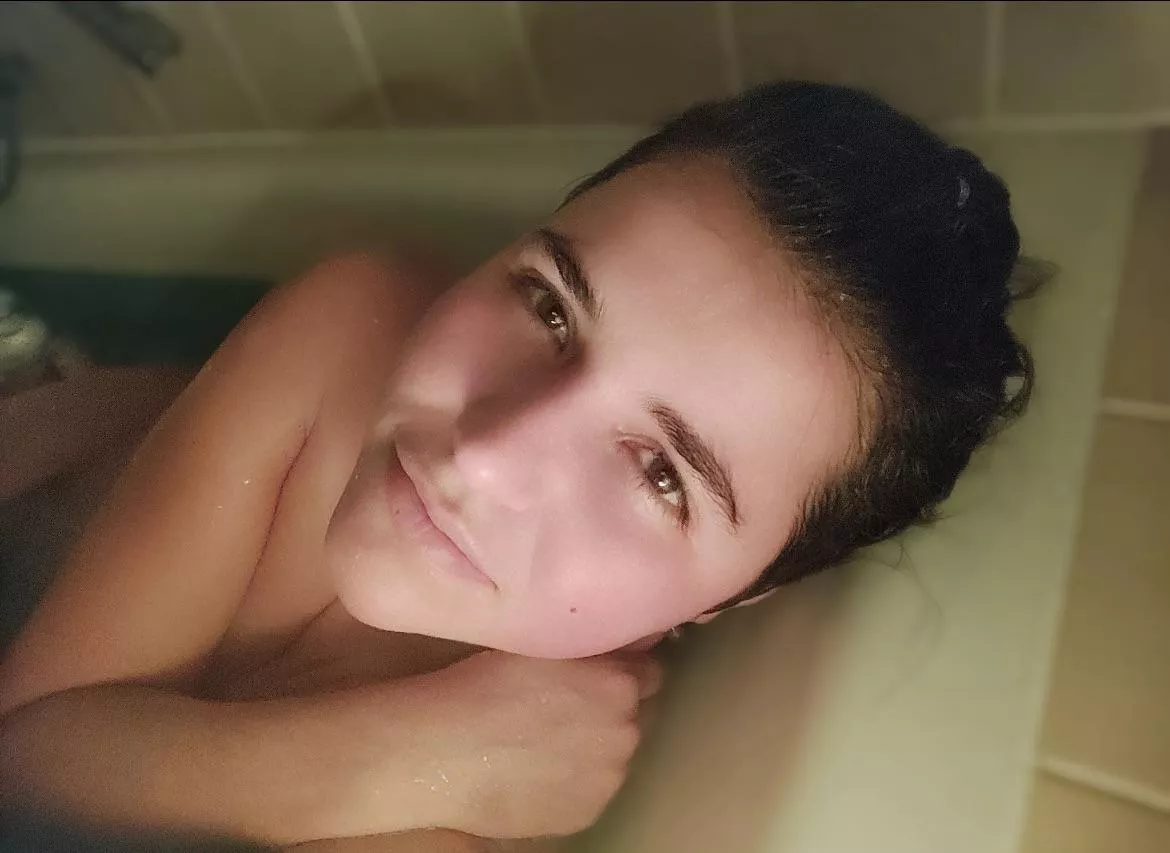 Blonde girls are 🤮