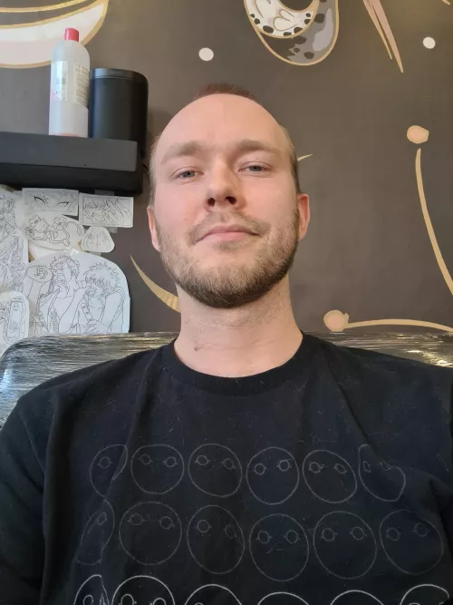 'celebrating' 1 year of Elden Ring with an ER tattoo 🤩