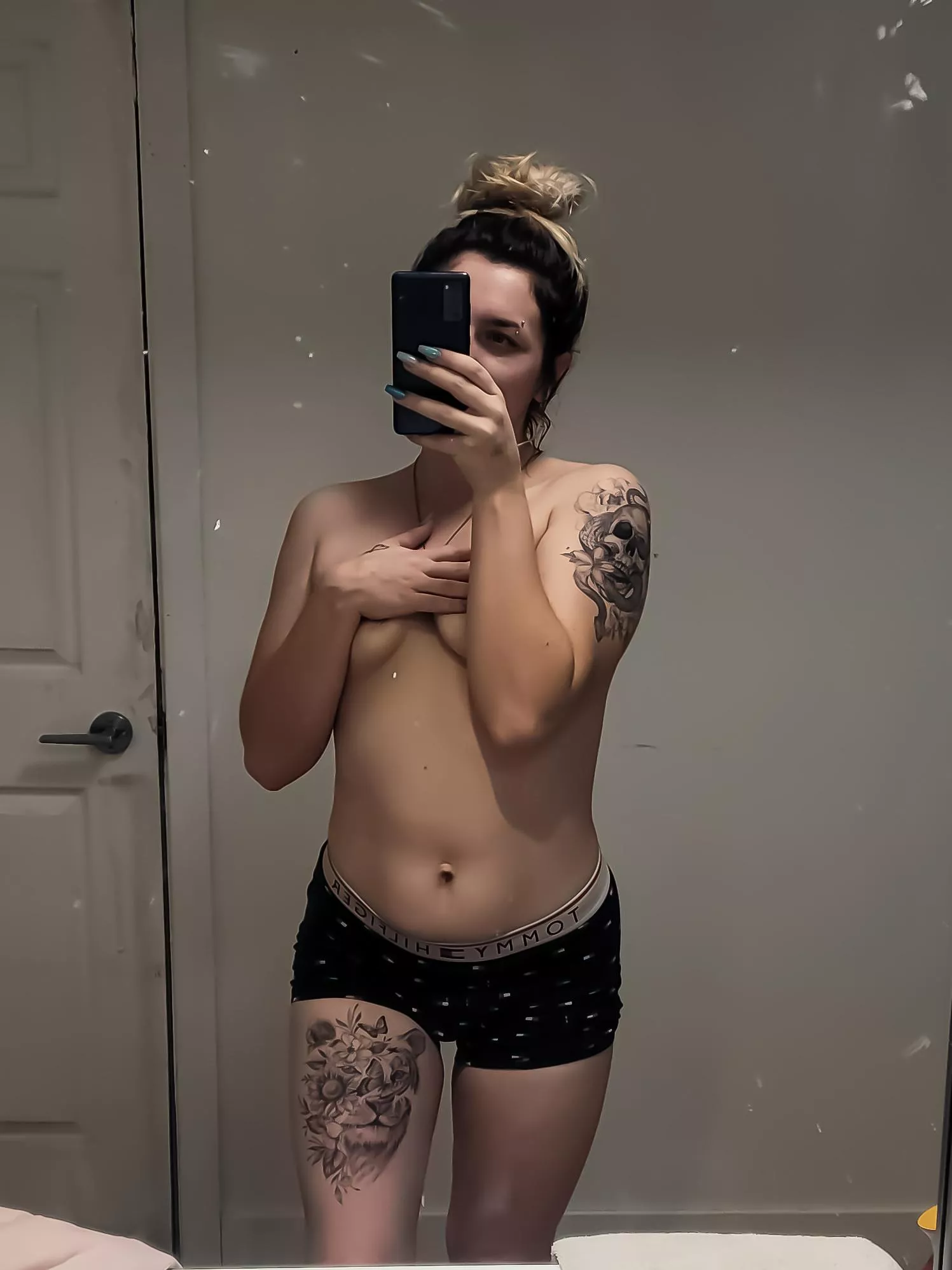 do our Pjs match? who else wears just boxers to sleep?😘 24F