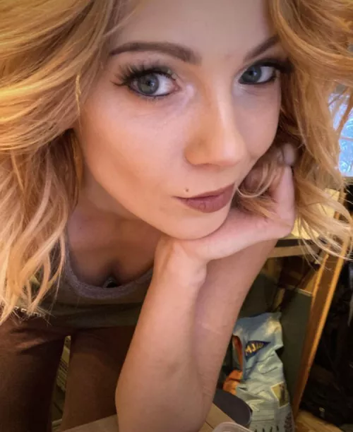 F21 cute Swedish blondie