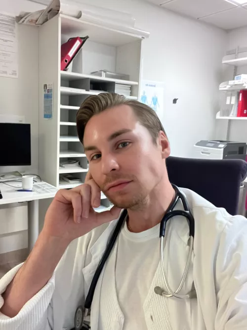 Finally beat this flu and back on my feet! Enjoy your weekend bros :) on call for 25hrs so a black weekend for me.