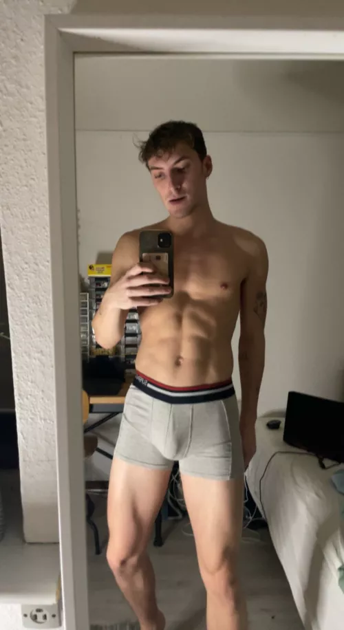 First post here! I'm normally at the dance studio but today, I'm ready to share this to the internet 🙈 hi everyone