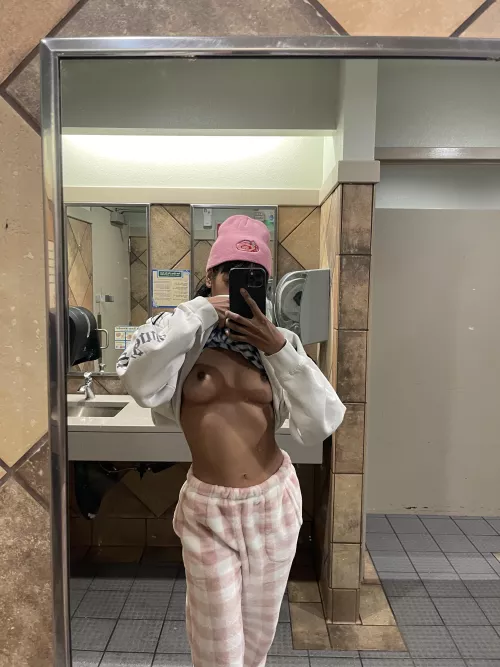 Golden Coral tings 😋