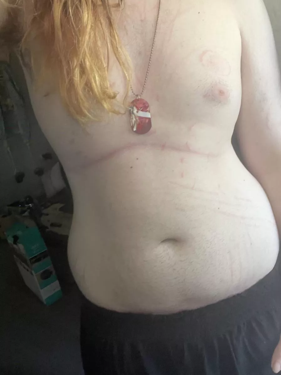 grab my hips and mark my tits 🥺