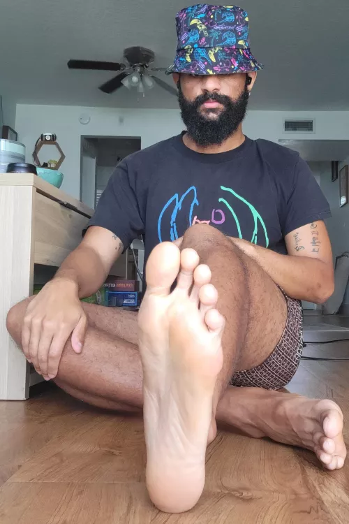 Happy Saturday. start it off right with a size 12 view 😇