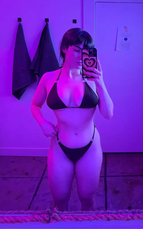 Hopefully this snap pic gets me some dick