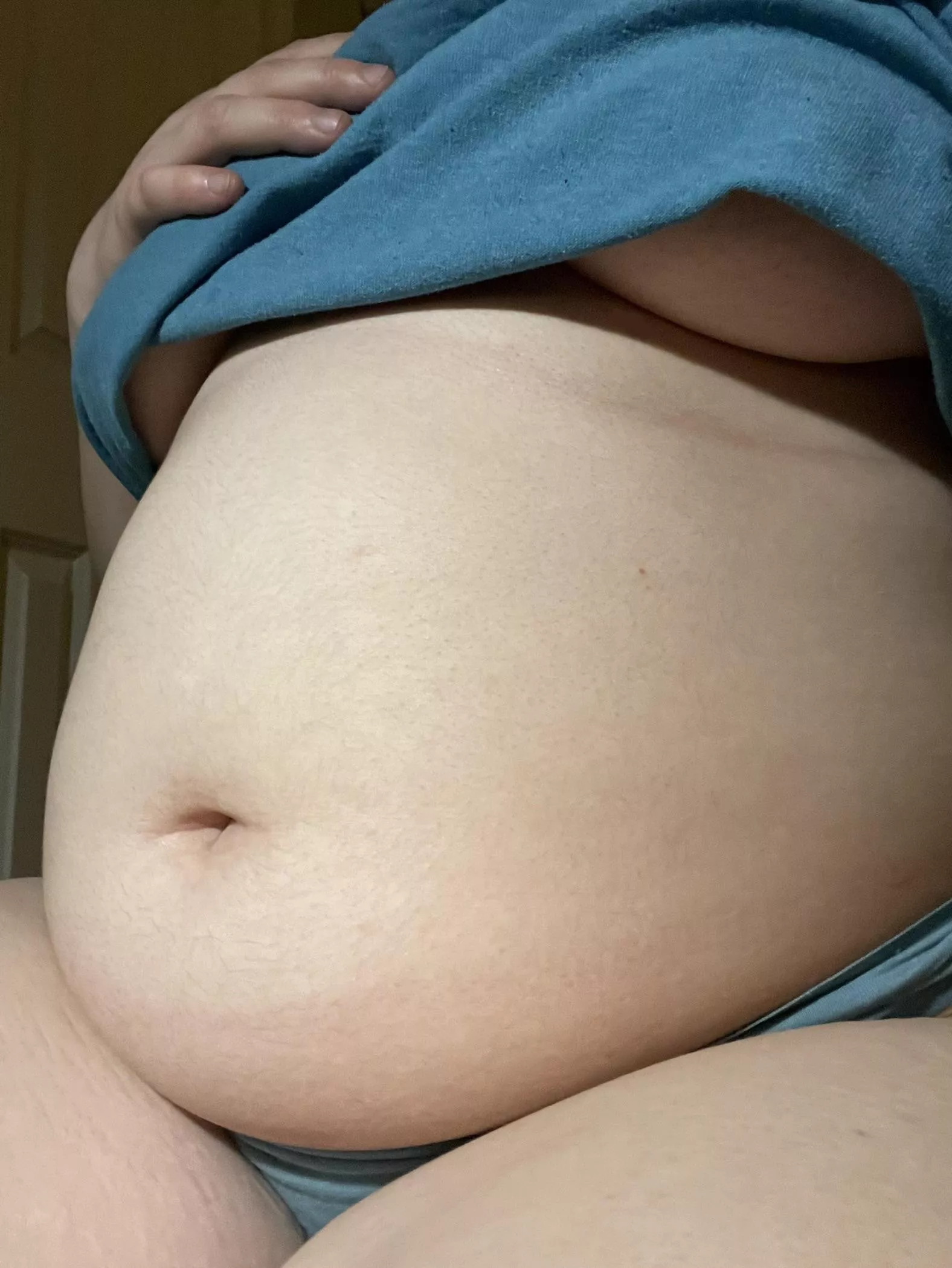 in need of belly rubs 😣