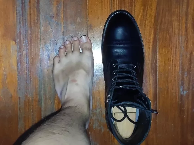 Is this boot fit me (Thursday Captain 9 wide)