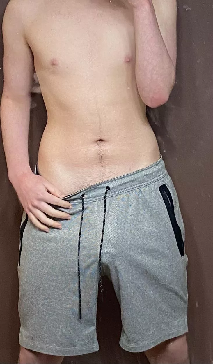 love ae shorts. they’re so breathable;)