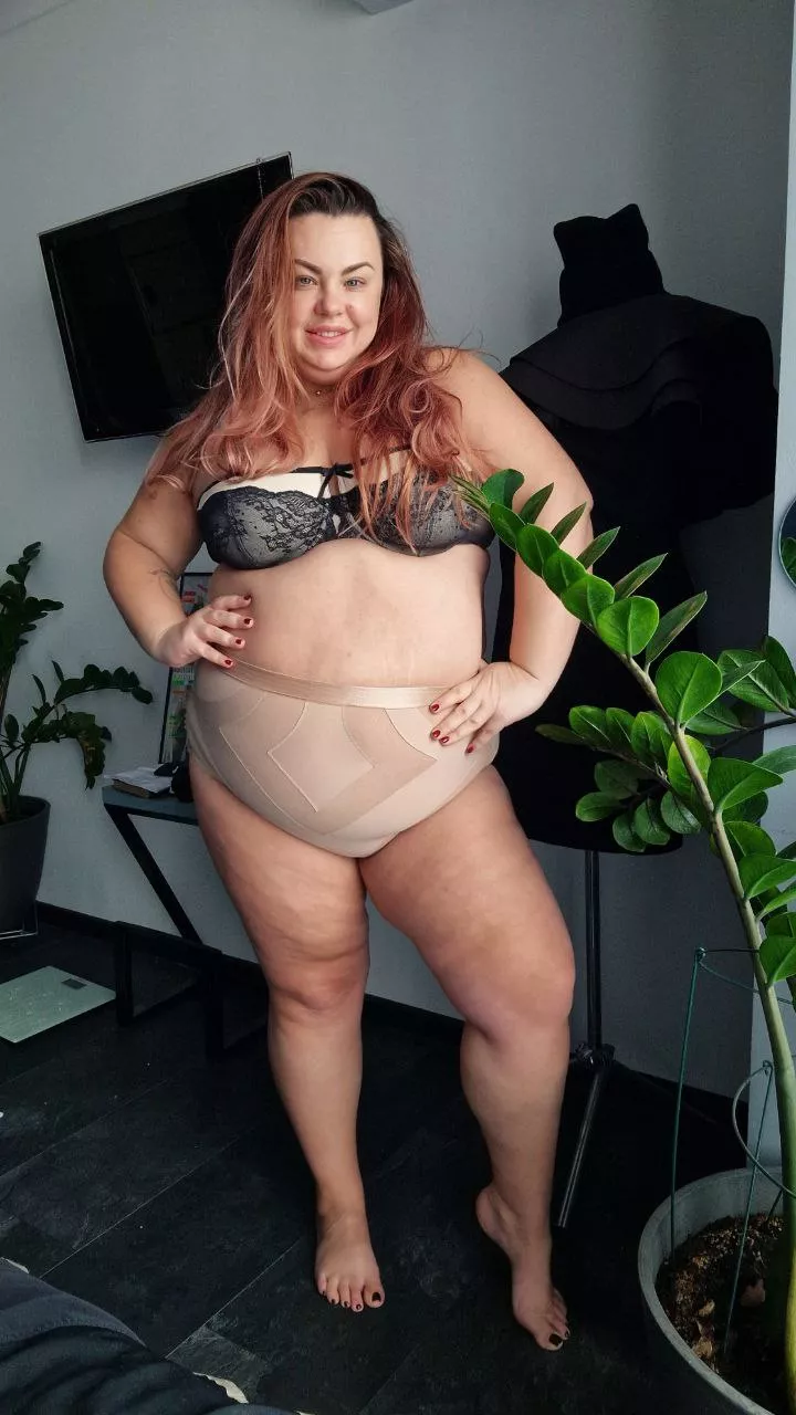 Luscious Lingerie for Curvy Queen