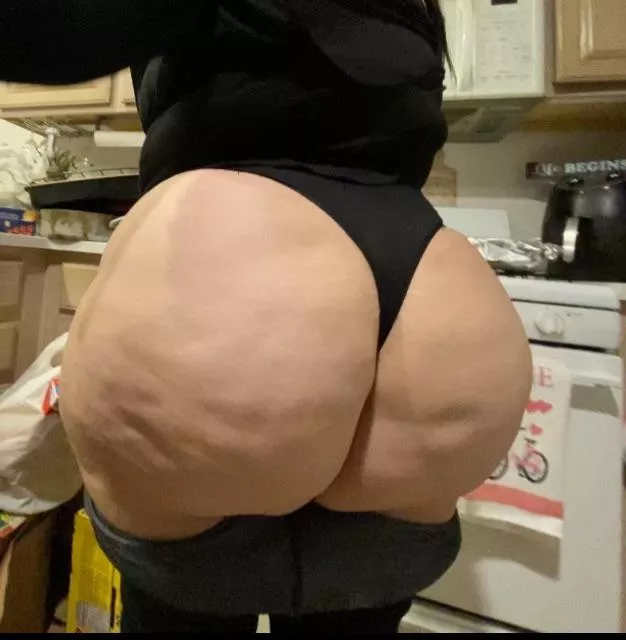 Slap it up a little!! 🍑🍑