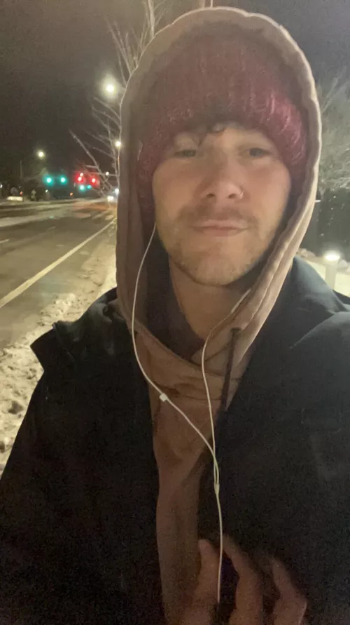 Trekking to 7/11 for snow day provisions 🍕🍩🍺