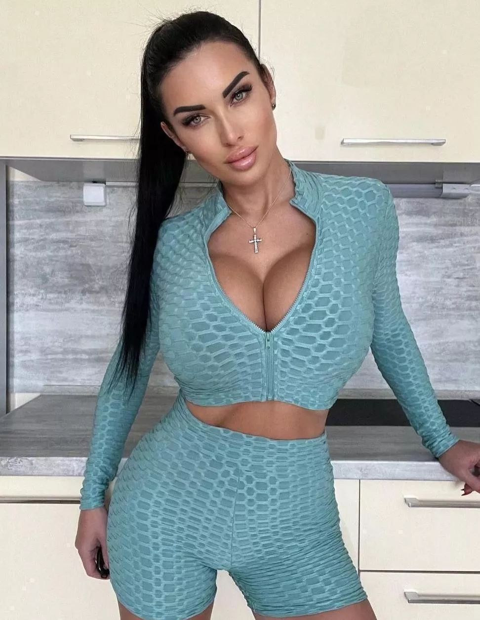 Trying a new pose for you guys today