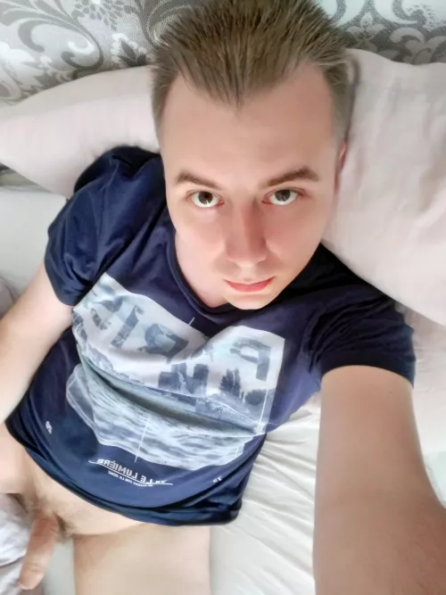 Waiting for a willing mouth 👄