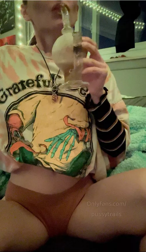 Wanna come smoke with me and my girlfriend!?