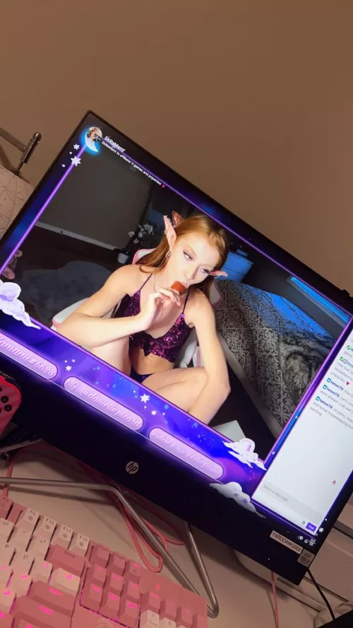 Would you watch me taste test a bunch of different popsicles ? 😇😋 good use to your imagination 💋