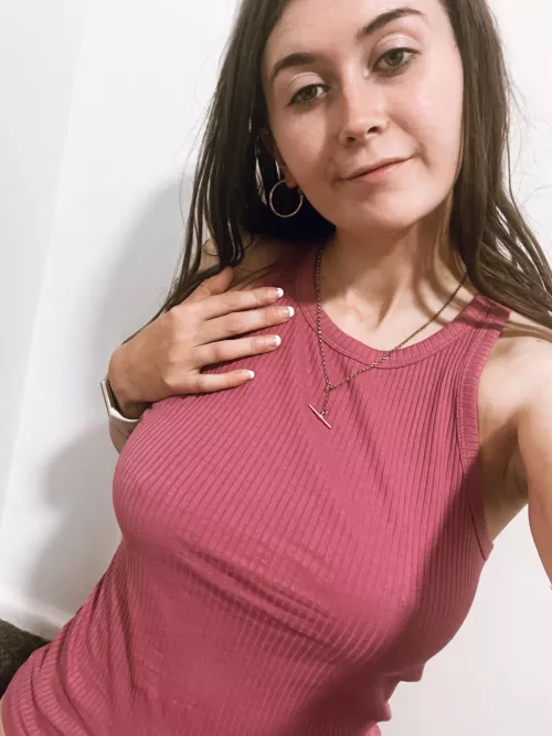 You know these tits are full of milfie goodness 🥛