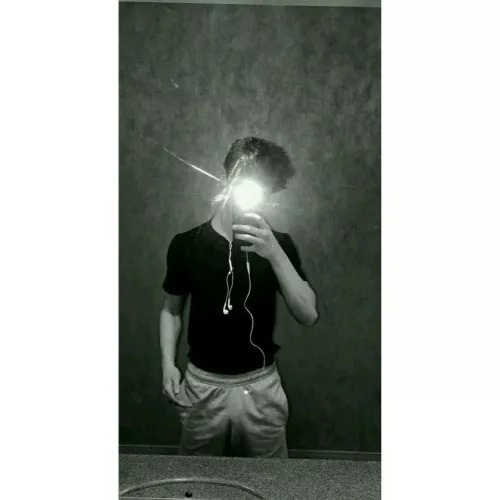 18 y/o GERMAN, HUNG, THIN boy looking for guys around my age for trade 🔥 Dont be oder than 19 (I LOVE TWINKS <3) snap: stafann410