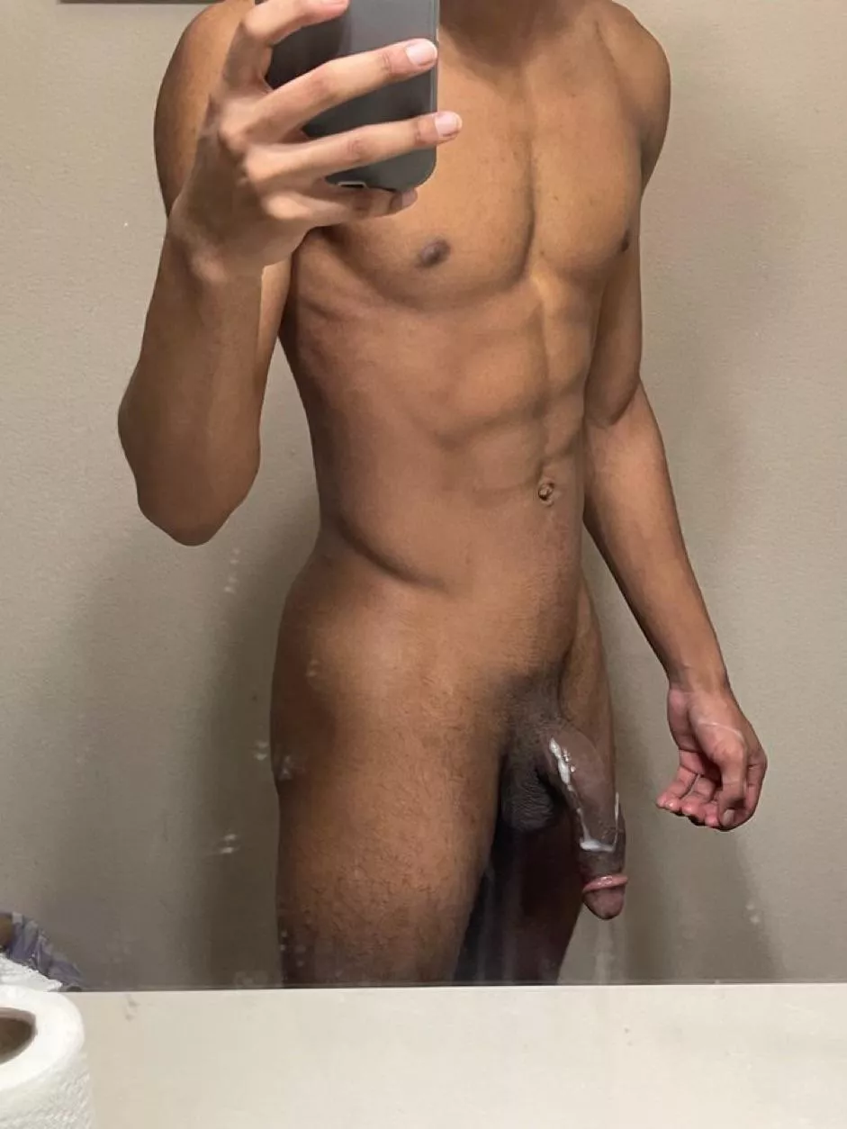 18M HS athlete 9” looking for masc bros. send pics for snap.