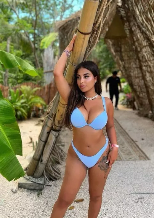 Blue bikinis definitely look best on these tits