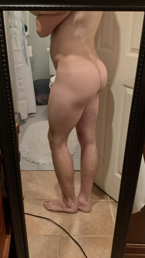 Casts its own shadow