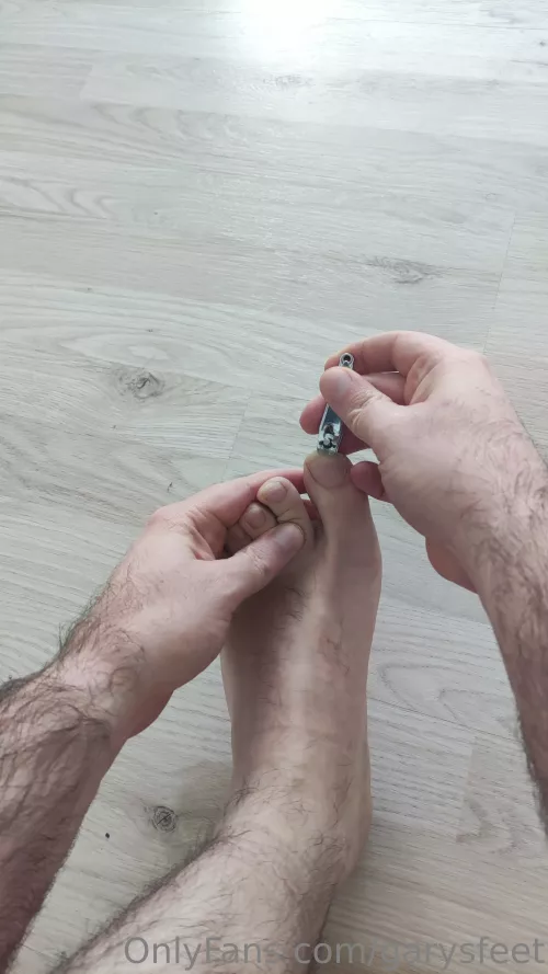 Clipping my nails for you! [OC]
