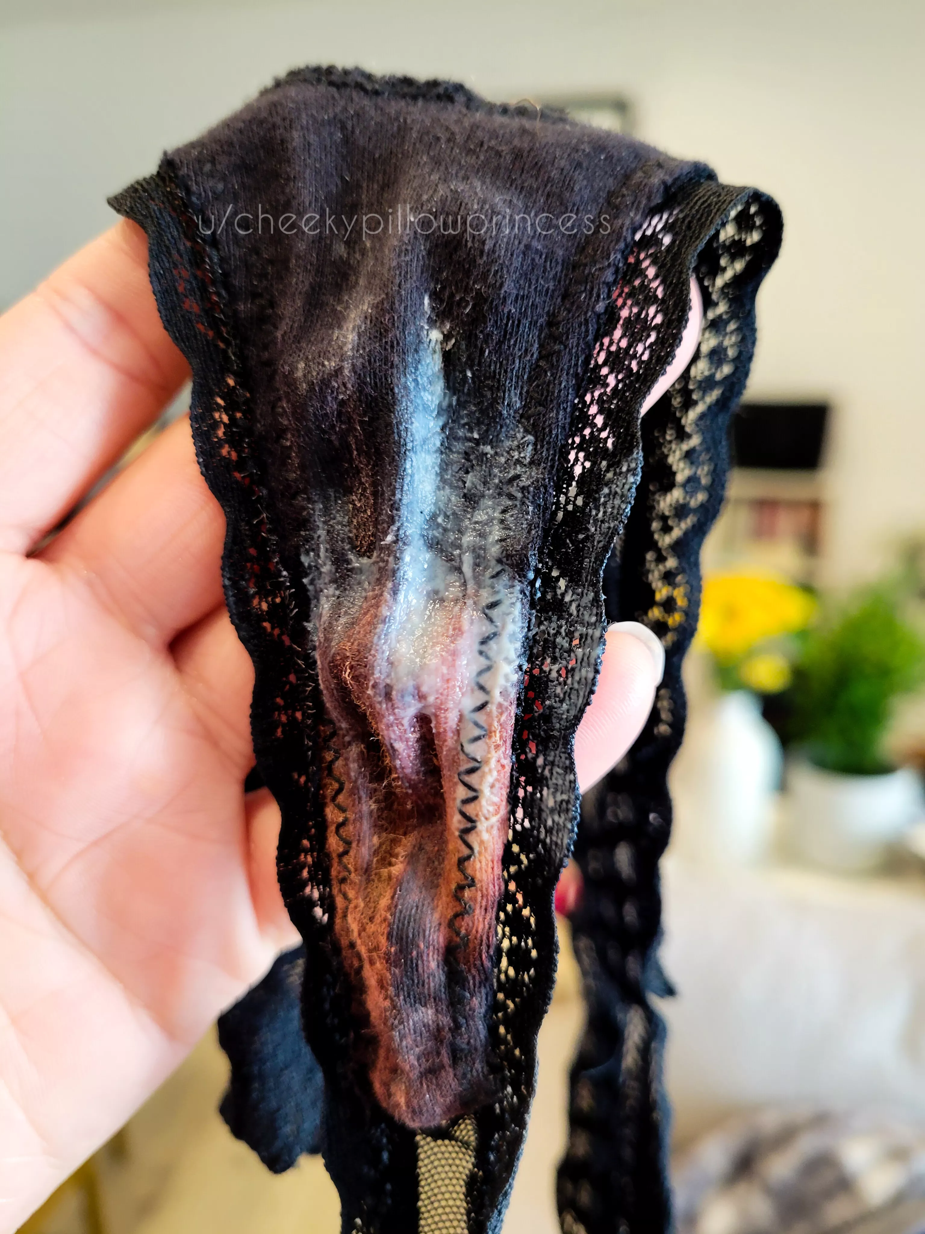 Cum slip and slide on my stained, lacy black thong 💦 Just imagine what my pussy looked like 😘