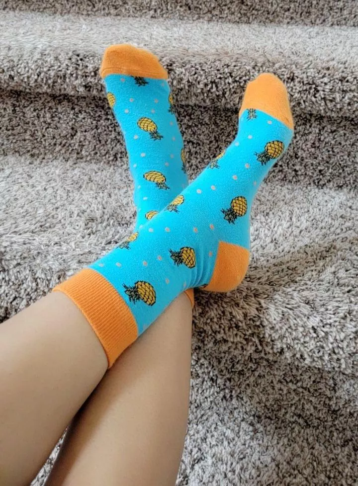 Do you know what an upside-down pineapple mean? 🍍😉