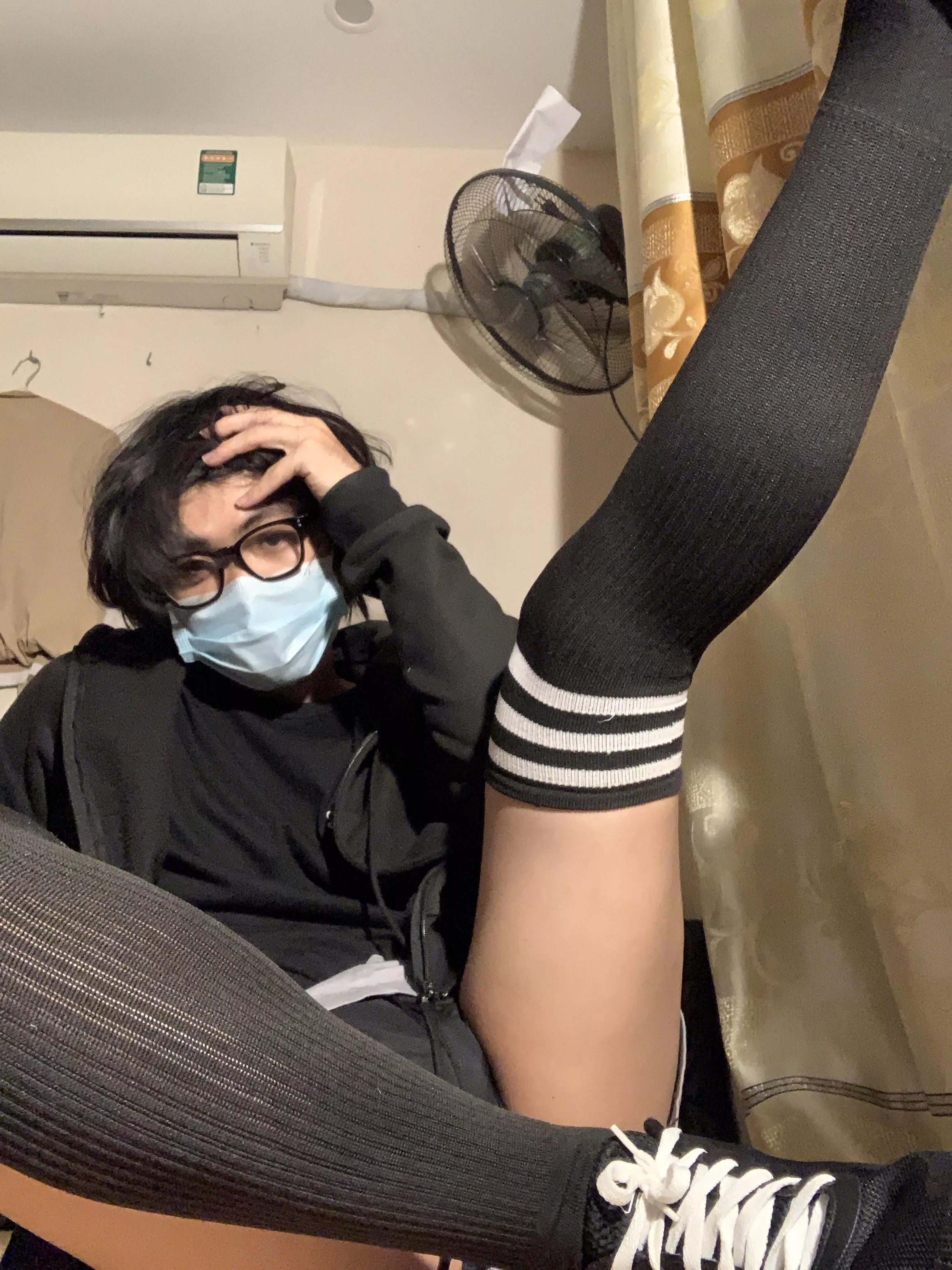 Don’t look at me like that, I’m falling here