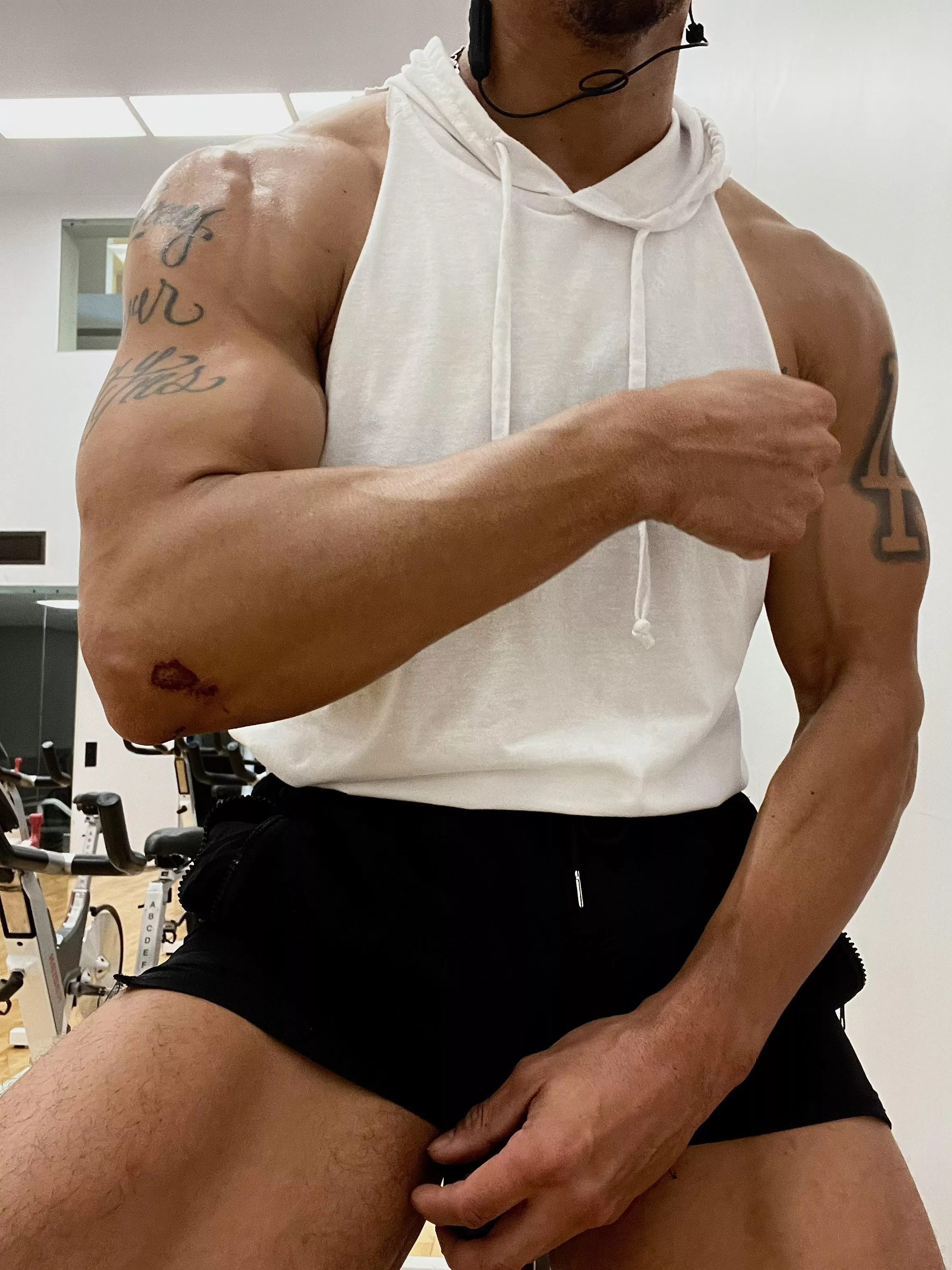 Fell off my bike 😅😂