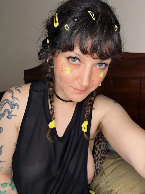 Hairy armpits, hairy legs, hairy pussy, happy girl