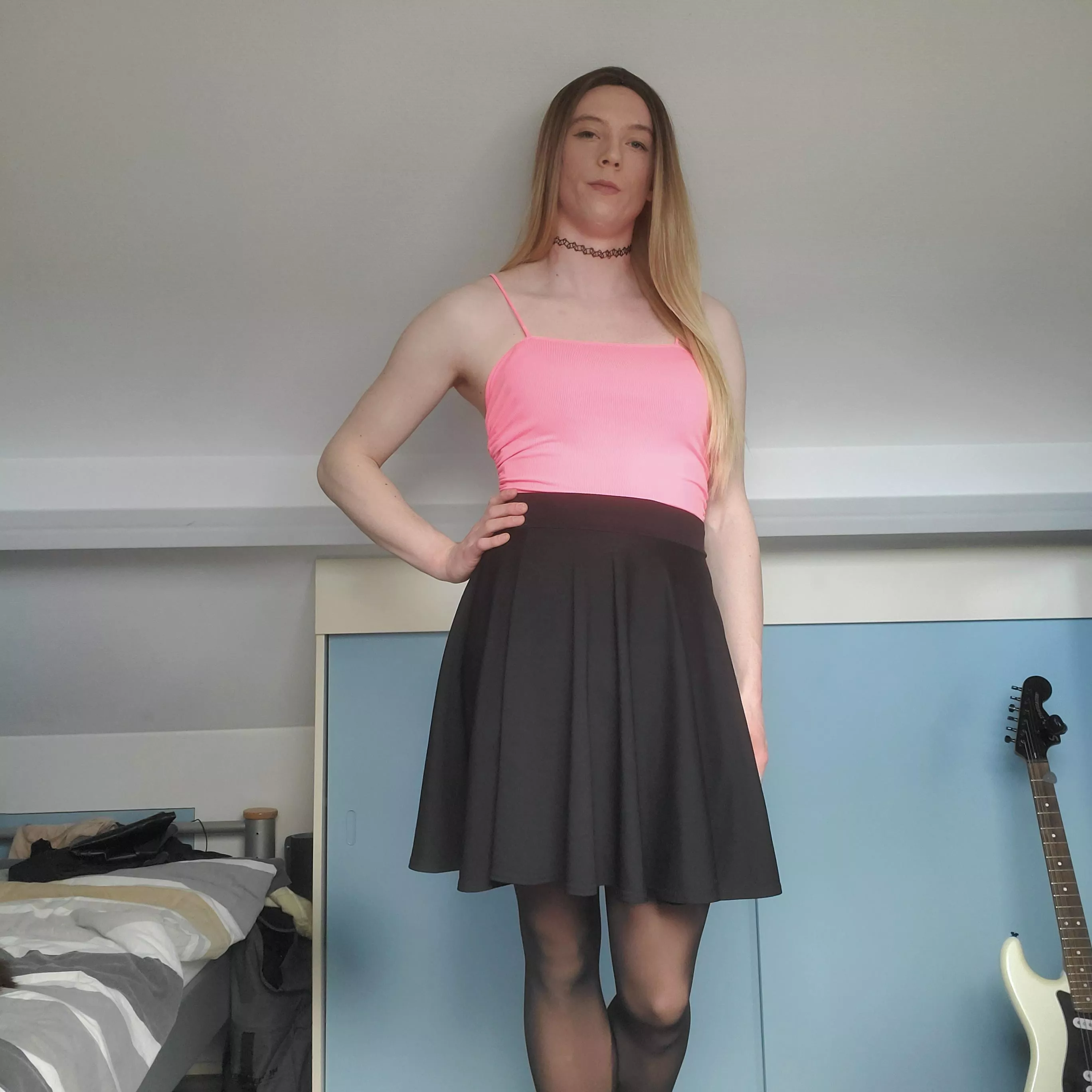 Hi :3 do i look cute in pink?