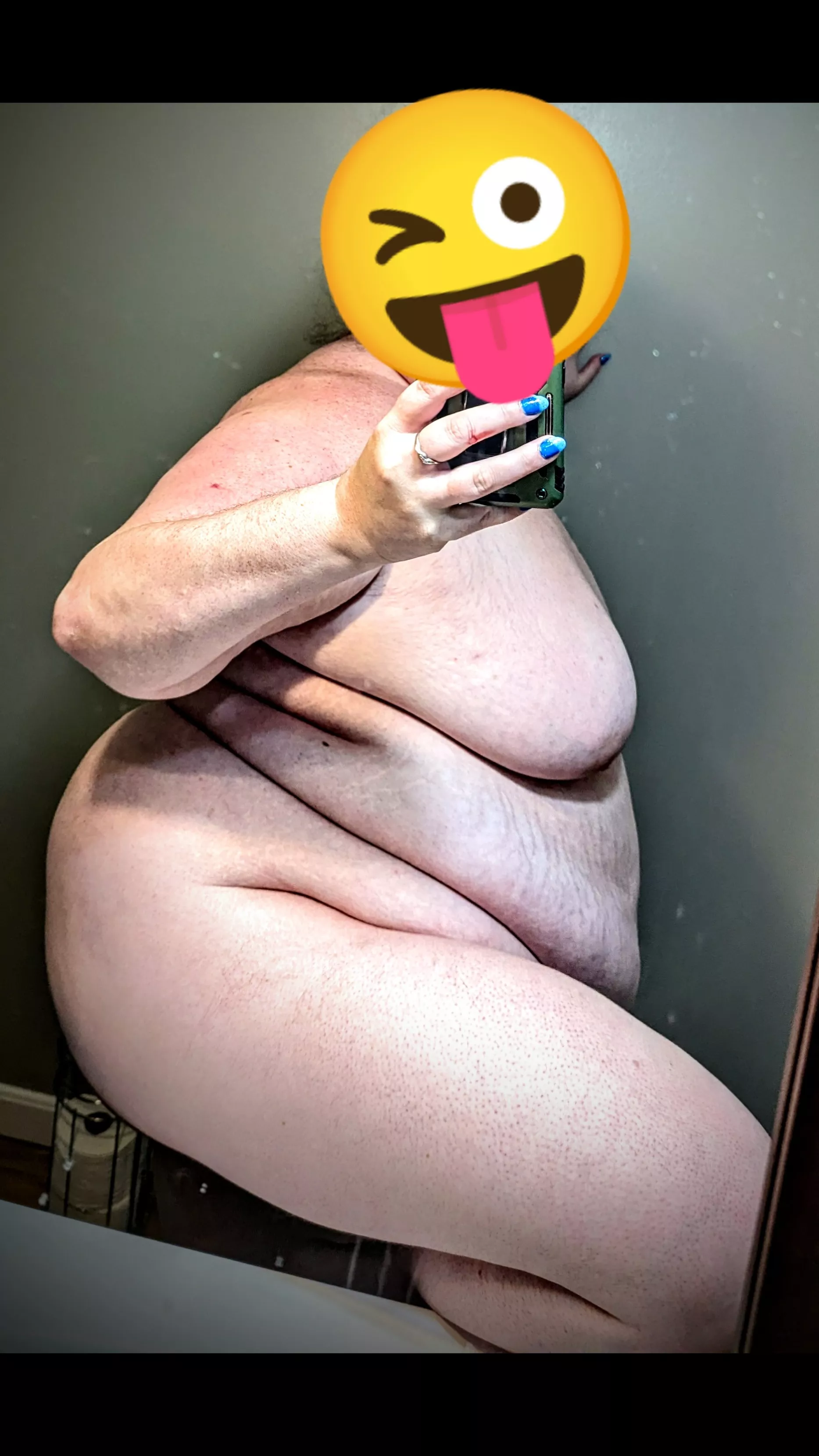 I put my leg up and 🥵