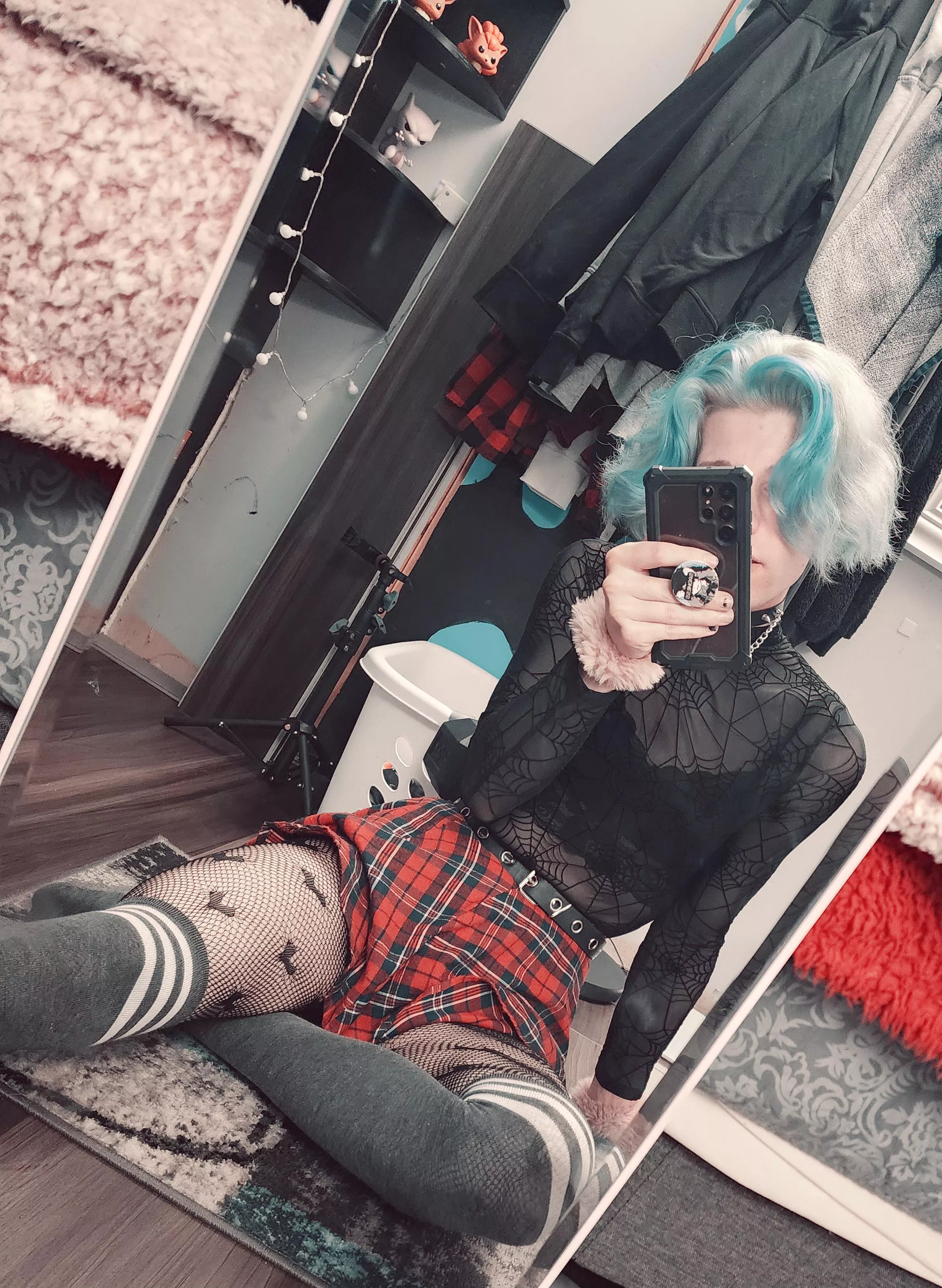 If you are reading this you are obligated to make me chicken nuggets 🥺