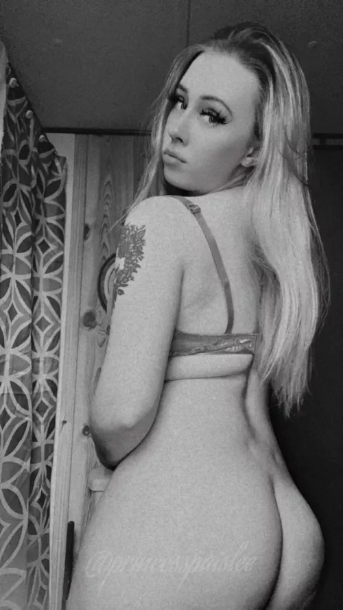 I’ll sit wherever you want, daddy 🖤