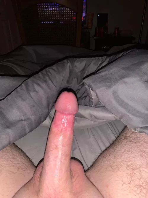 In my friends bed while he showers 🥵