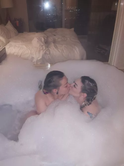 it's always fun when the bubbles come out! 😏🤭