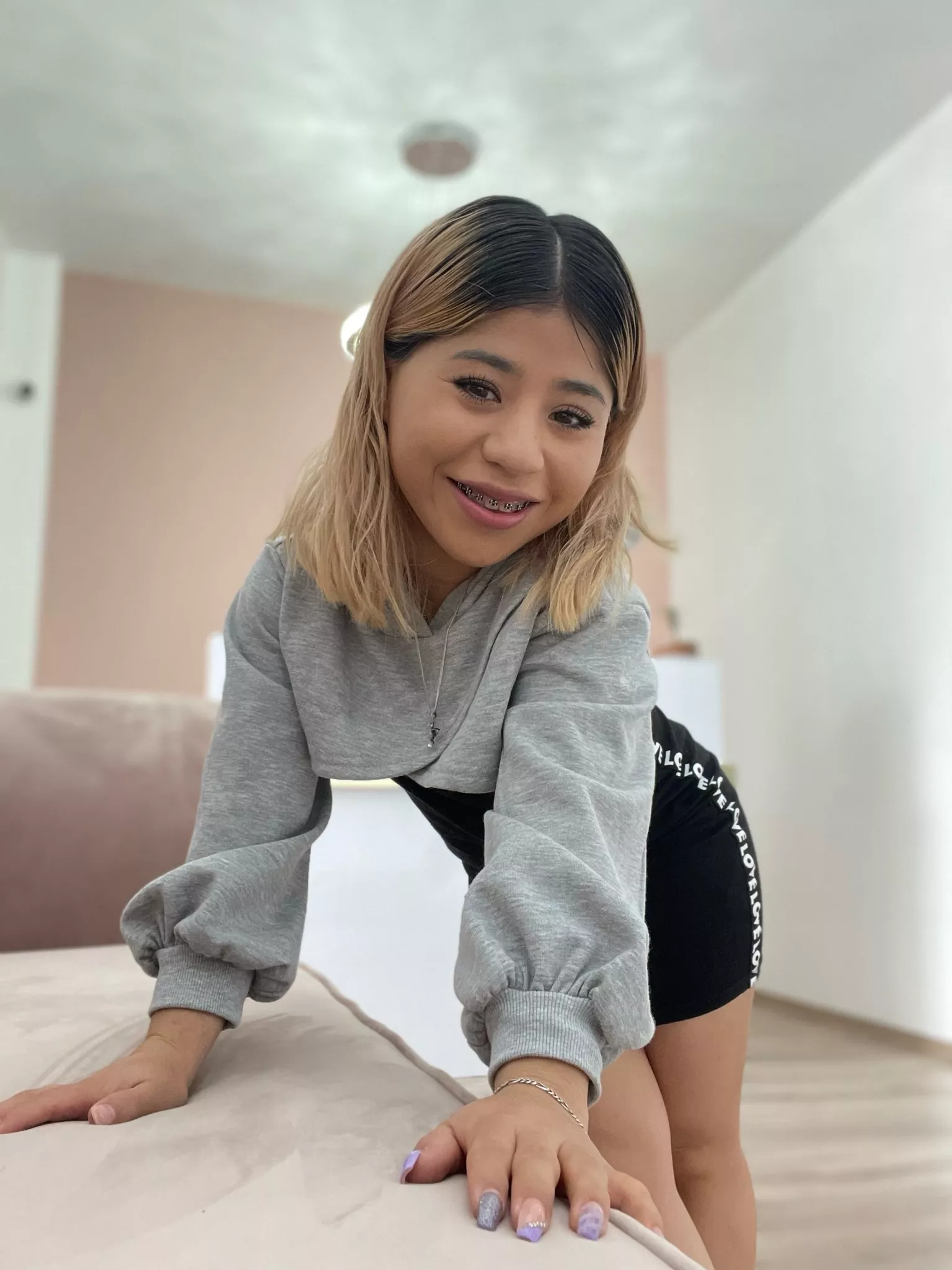 Most petite girl on campus 😘