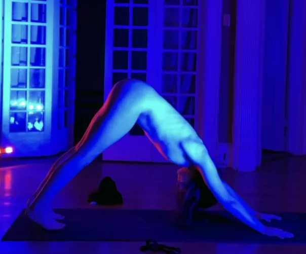 Naked yoga [f]