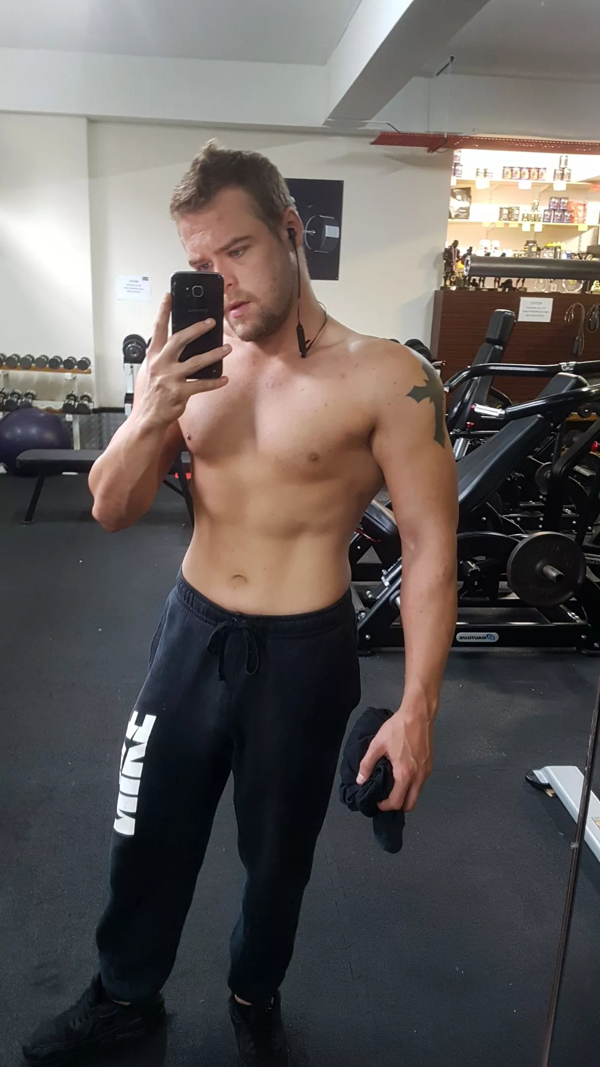 need some worshipping 😏